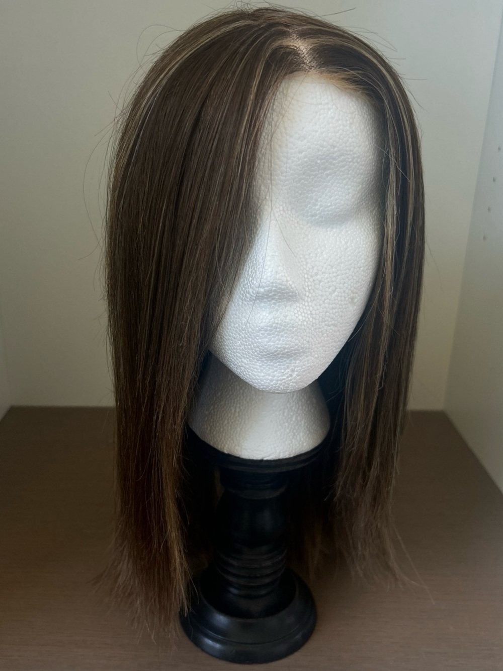 Synthetic Wig Estetica Lochlan Caramel Kiss lace front mono top